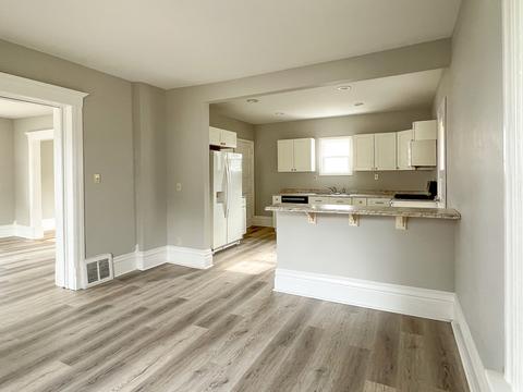 710 E Jackson St, Belvidere, IL 61008 photo 13