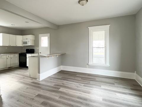 710 E Jackson St, Belvidere, IL 61008 photo 11