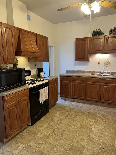 831 E Main St, Morris, IL 60450 photo 9
