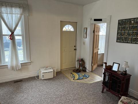 831 E Main St, Morris, IL 60450 photo 2