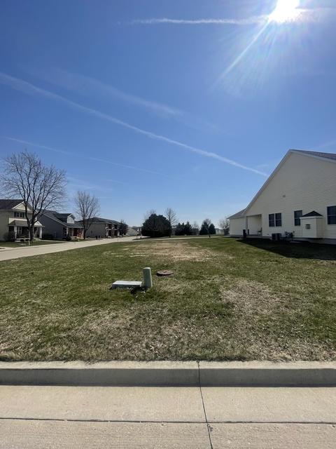 1627 1629 Belclare Rd, Normal, IL 61761 photo 3