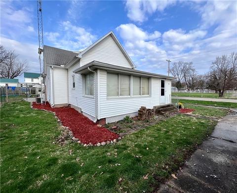 107 3rd St, Westervelt, IL 62565