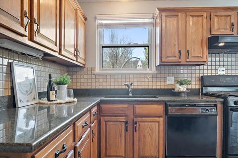 702 Maple Pl, Normal, IL 61761 photo 9