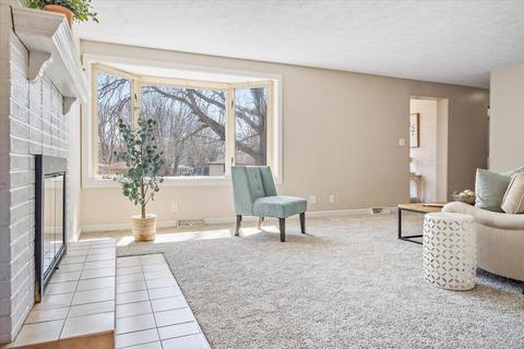 702 Maple Pl, Normal, IL 61761 photo 4