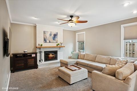 1605 Camelot Ln, Hoffman Estates, IL 60010 photo 6