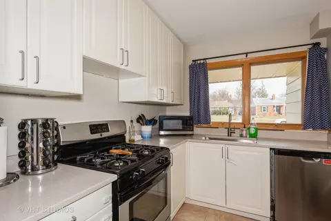 114 S Williston St, Wheaton, IL 60187 photo 9