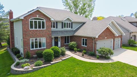 6555 Berrywood Dr, Downers Grove, IL 60516