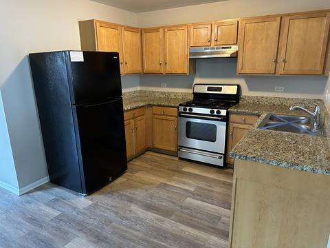 651 Serendipity Dr, Aurora, IL 60504 photo 2