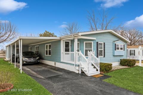 724 Hillcrest Ln, Crystal Lake, IL 60014