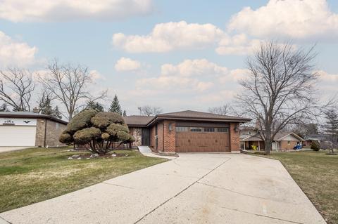 3002 S Lynn Ct, Mount Prospect, IL 60056