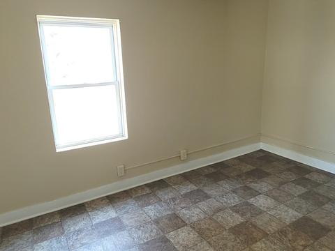 316 Spring St, Aurora, IL 60505 photo 6