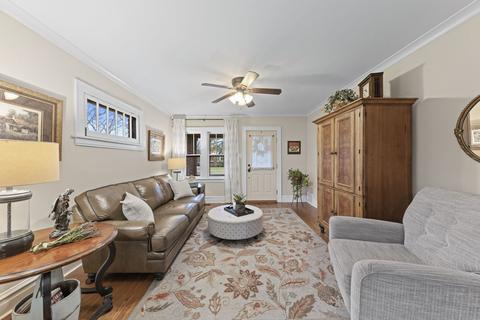 909 Webster Ave, Wheaton, IL 60187 photo 4