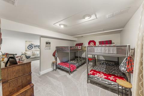 909 Webster Ave, Wheaton, IL 60187 photo 23