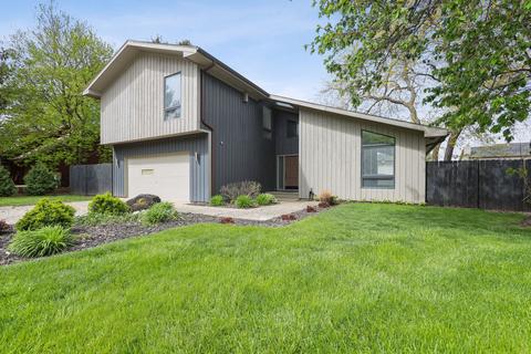 1809 Coventry Dr, Champaign, IL 61822