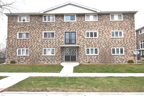 5852 W 77th St #201, Burbank, IL 60459