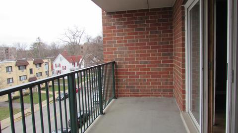 1600 E Thacker St #403, Des Plaines, IL 60016 photo 2