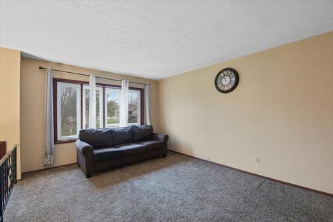 1703 Erin Dr, Normal, IL 61761 photo 2