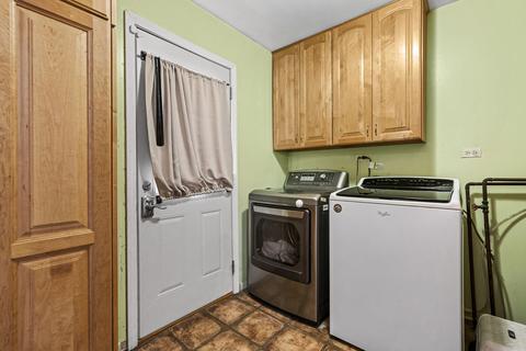 320 E Jeffrey Ave, Wheeling, IL 60090 photo 11