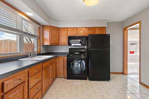 4435 Adele Ln, Oak Forest, IL 60452 photo 6