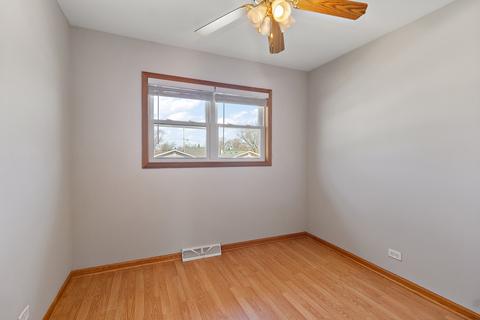 4435 Adele Ln, Oak Forest, IL 60452 photo 10