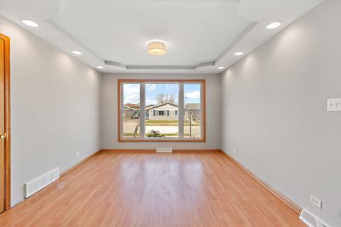 4435 Adele Ln, Oak Forest, IL 60452 photo 4