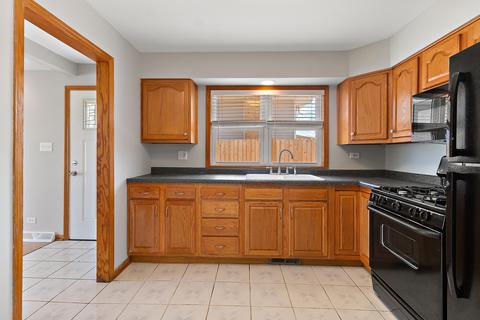 4435 Adele Ln, Oak Forest, IL 60452 photo 7