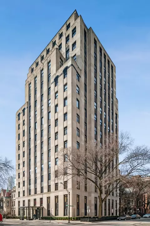 1260 N Astor St #8, Chicago, IL 60610