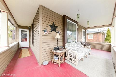 1046 Morton Ave, Elgin, IL 60120 photo 2