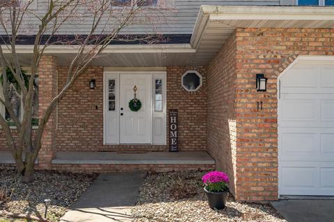 11 Chiswick Cir, Bloomington, IL 61704 photo 2