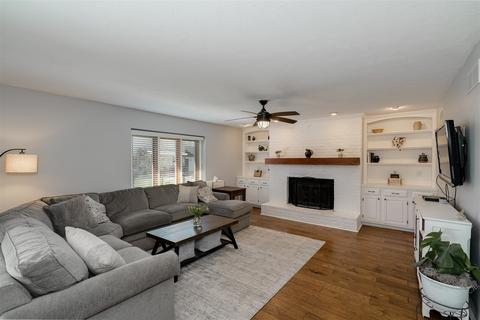 11 Chiswick Cir, Bloomington, IL 61704 photo 8