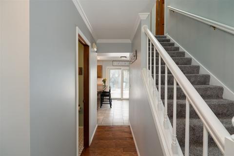 11 Chiswick Cir, Bloomington, IL 61704 photo 3