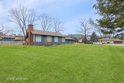103 Beach Dr, Algonquin, IL 60102