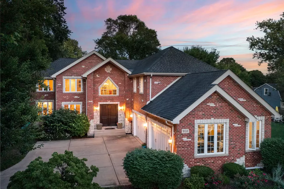 958 N Loomis St, Naperville, IL 60563 35 Photos Movoto