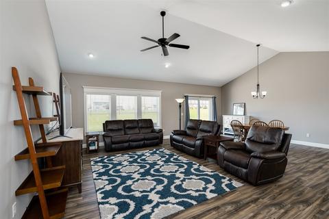 32 River Run, Downs, IL 61736 photo 5
