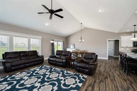 32 River Run, Downs, IL 61736 photo 6
