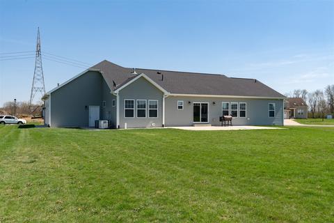 32 River Run, Downs, IL 61736 photo 37