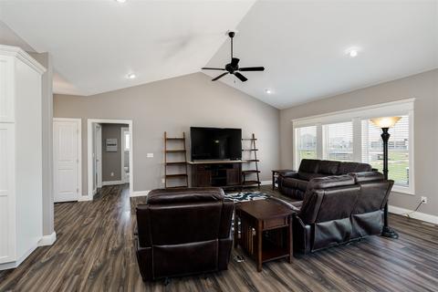 32 River Run, Downs, IL 61736 photo 7