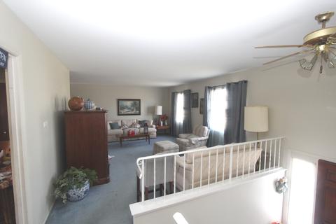 1015 Hassell Rd, Hoffman Estates, IL 60169 photo 3