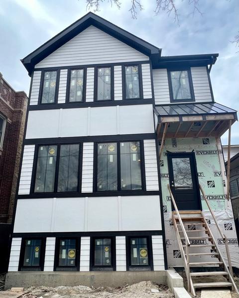 2724 W Agatite Ave, Chicago, IL 60625