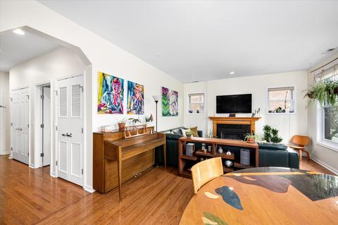1423 W Argyle St #2N, Chicago, IL 60640 photo 3
