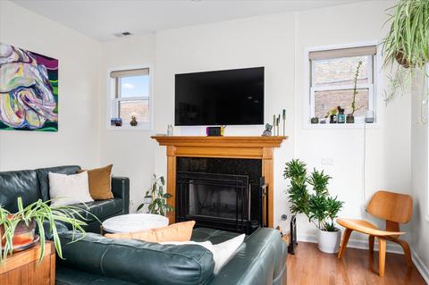 1423 W Argyle St #2N, Chicago, IL 60640 photo 6