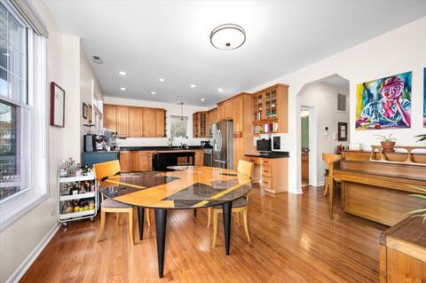 1423 W Argyle St #2N, Chicago, IL 60640 photo 4