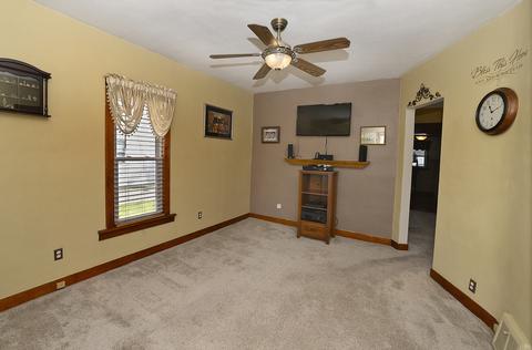 528 1st Ave, Ottawa, IL 61350 photo 3
