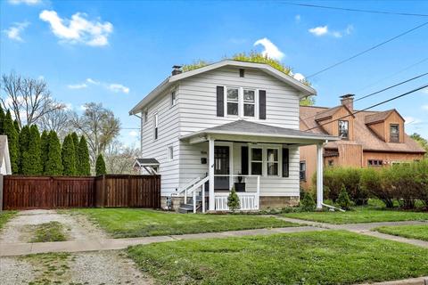 904 S Lynn St, Champaign, IL 61820