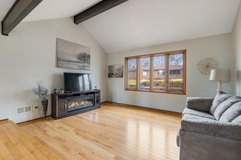 3420 W Lorient Dr, Mchenry, IL 60050 photo 2