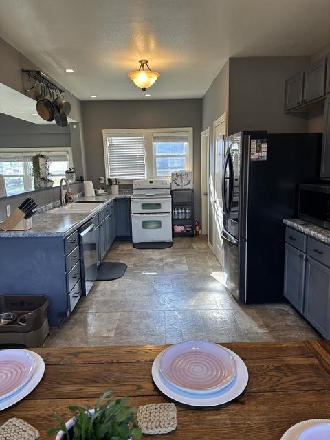 507 E Pine St, Le Roy, IL 61752 photo 20