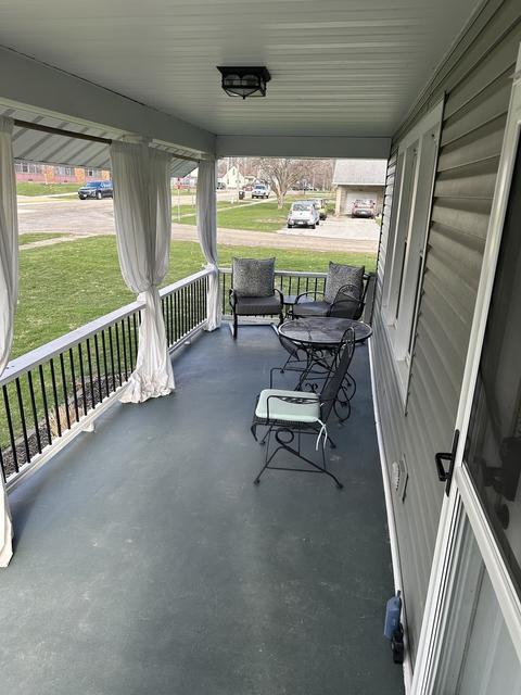 507 E Pine St, Le Roy, IL 61752 photo 6