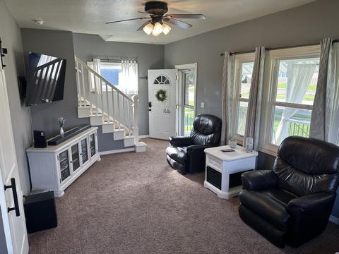507 E Pine St, Le Roy, IL 61752 photo 8