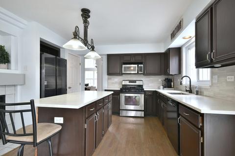1346 Vernon Ln, Bartlett, IL 60103 photo 9