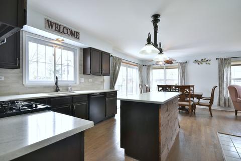 1346 Vernon Ln, Bartlett, IL 60103 photo 12